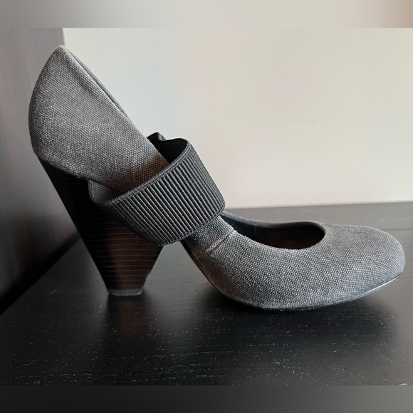 BCBCMaxAzria gray canvas marry Jane heels - Picture 5 of 11